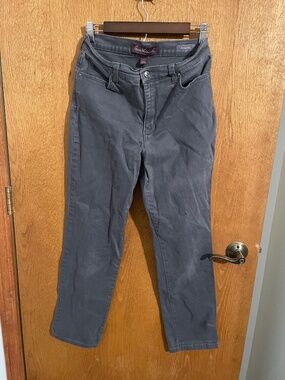 Gloria Vanderbilt Jeans Size 8
